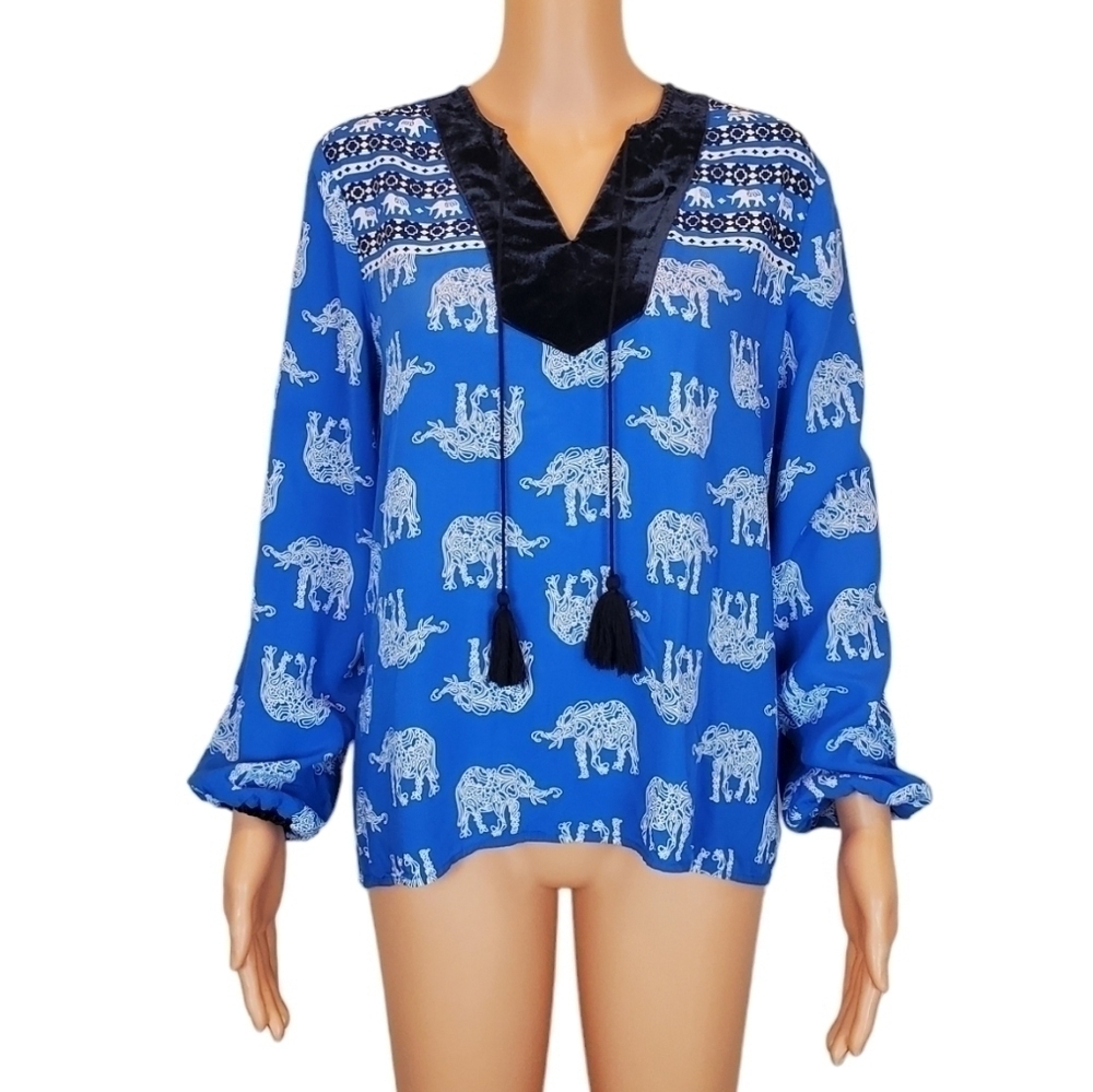 Crown & Ivy blue print long sleeve v-neck blouse